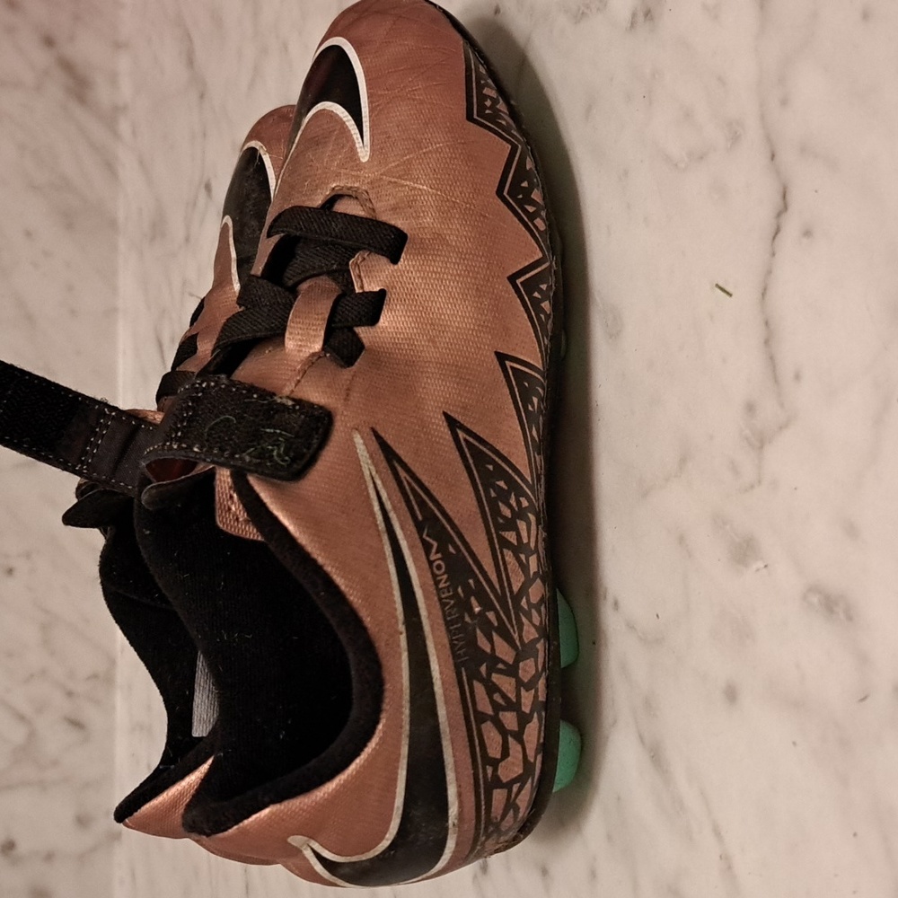 Cleats - Picture 2 of 5